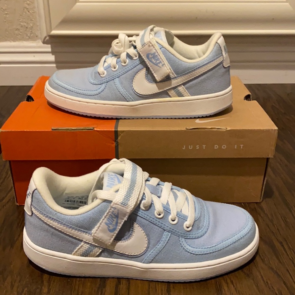 DS WOMENS NIKE VANDAL CANVAS size 7.5